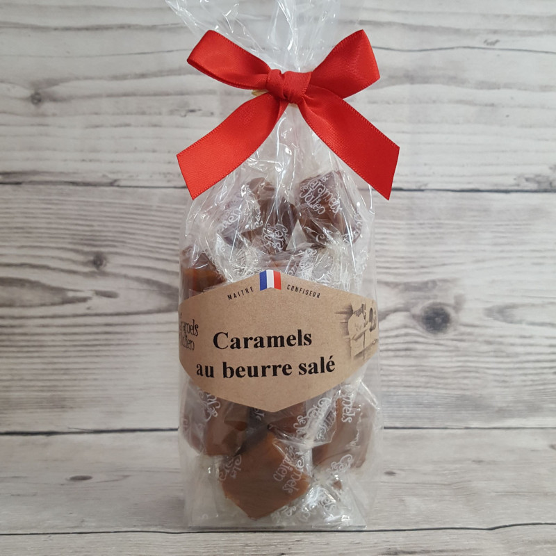 Caramel tendre au beurre salé, artisanal et découpé en morceaux.